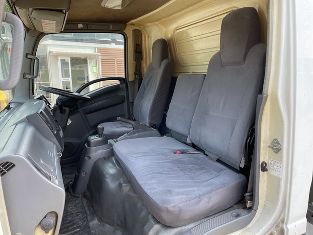 いすゞエルフアルミバン小型（2t・3t）[写真30]