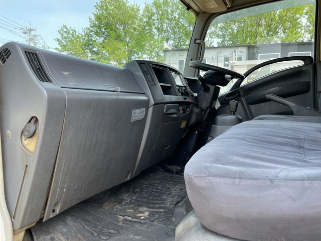 いすゞエルフアルミバン小型（2t・3t）[写真31]