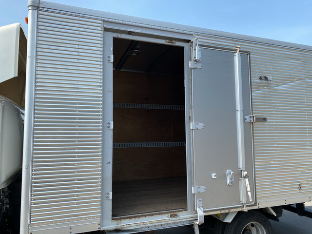 いすゞエルフアルミバン小型（2t・3t）[写真07]