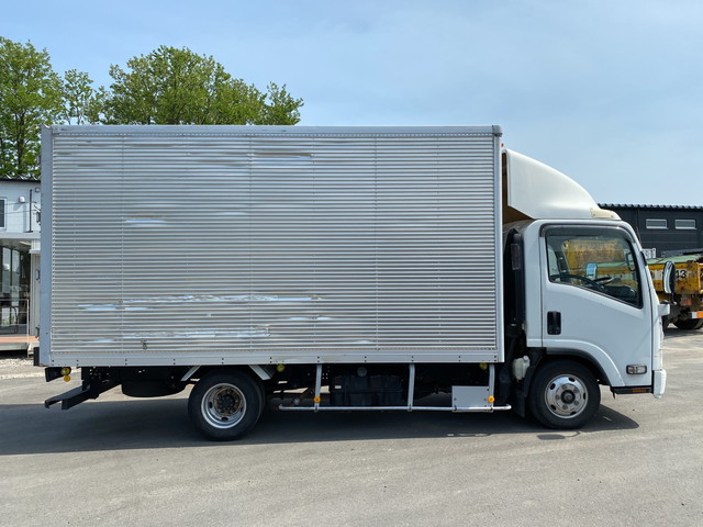 いすゞエルフアルミバン小型（2t・3t）[写真08]