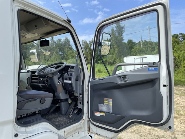 三菱ふそうファイター冷凍車（冷蔵車）中型（4t）[写真35]