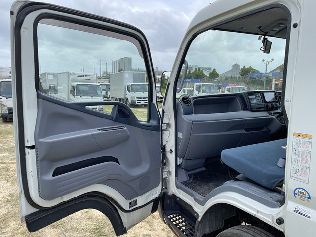 三菱ふそうキャンター冷凍車（冷蔵車）小型（2t・3t）[写真30]