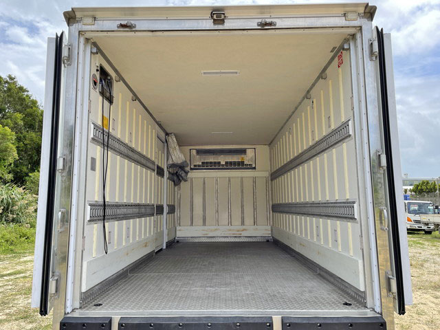 三菱ふそうキャンター冷凍車（冷蔵車）小型（2t・3t）[写真09]