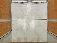 いすゞギガアルミウイング大型（10t）[写真13]