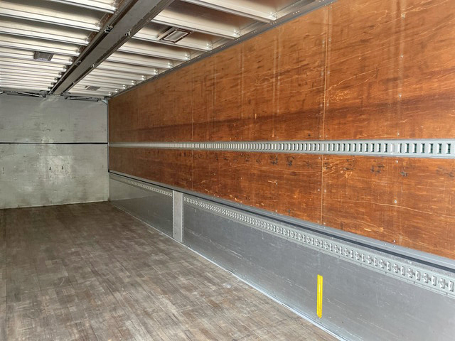 いすゞギガアルミウイング大型（10t）[写真14]