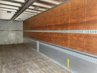 いすゞギガアルミウイング大型（10t）[写真14]