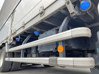 いすゞギガアルミウイング大型（10t）[写真19]