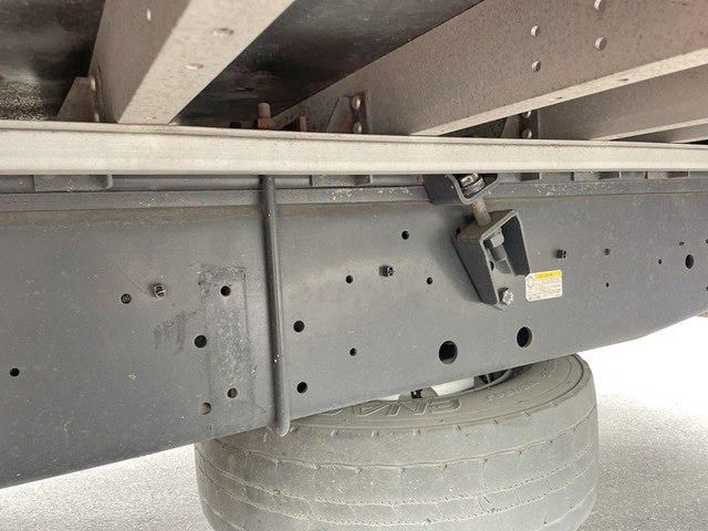 いすゞギガアルミウイング大型（10t）[写真24]