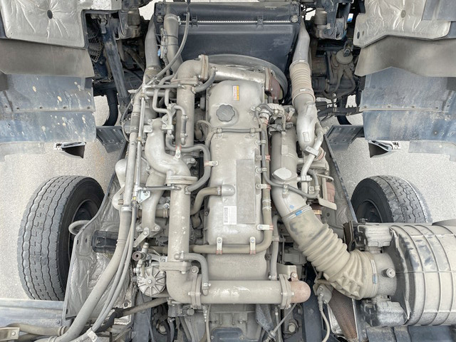 いすゞギガアルミウイング大型（10t）[写真27]