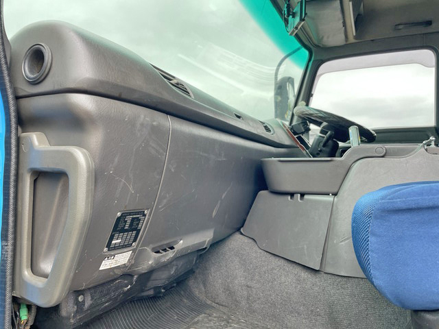 いすゞギガアルミウイング大型（10t）[写真30]