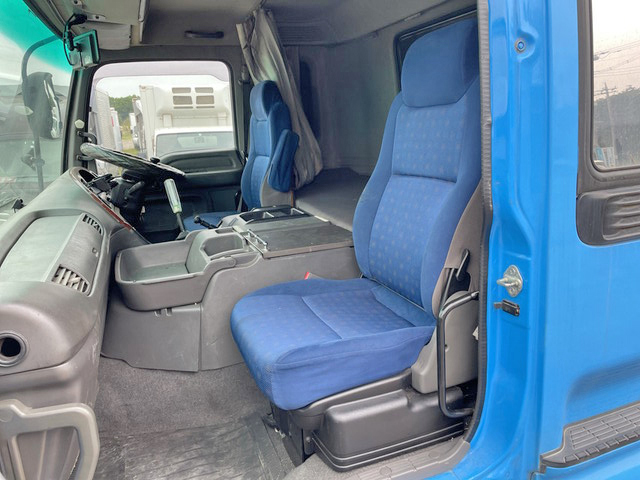 いすゞギガアルミウイング大型（10t）[写真31]