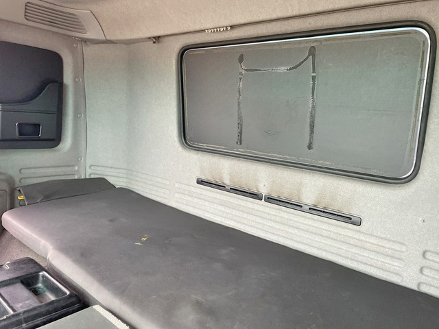 いすゞギガアルミウイング大型（10t）[写真32]