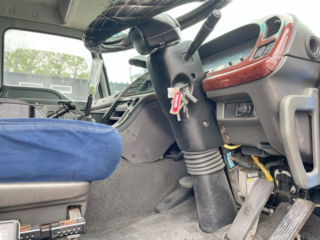 いすゞギガアルミウイング大型（10t）[写真34]