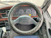 いすゞギガアルミウイング大型（10t）[写真38]