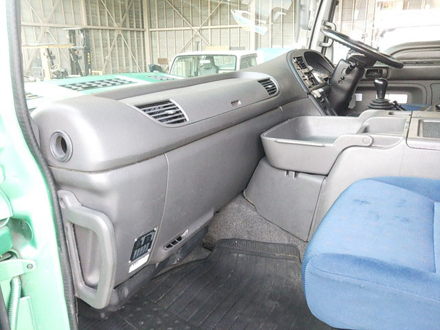 いすゞギガトレーラーヘッド（トラクターヘッド）大型（10t）[写真27]