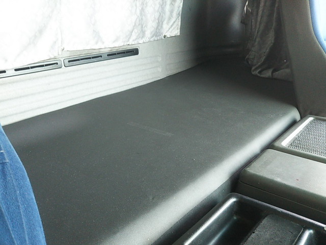 いすゞギガトレーラーヘッド（トラクターヘッド）大型（10t）[写真30]