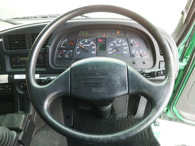 いすゞギガトレーラーヘッド（トラクターヘッド）大型（10t）[写真31]