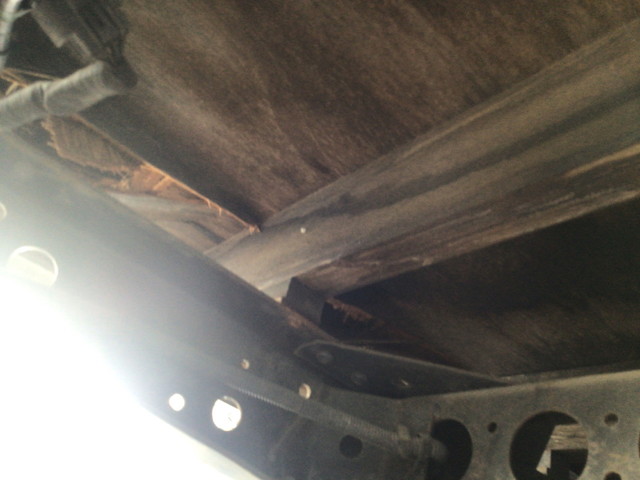 いすゞエルフ平ボディ小型（2t・3t）[写真13]