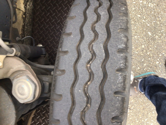 いすゞエルフ平ボディ小型（2t・3t）[写真08]