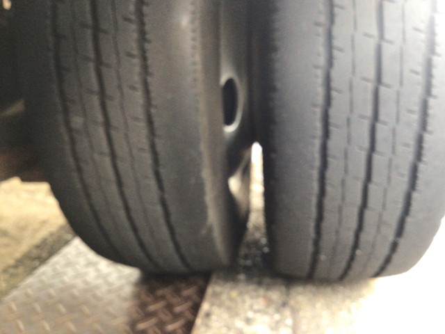 いすゞエルフ平ボディ小型（2t・3t）[写真09]