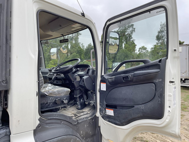 日野レンジャーユニック4段中型（4t）[写真32]