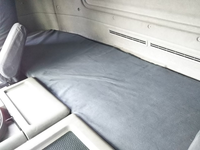 UDトラックスクオンアルミウイング大型（10t）[写真34]