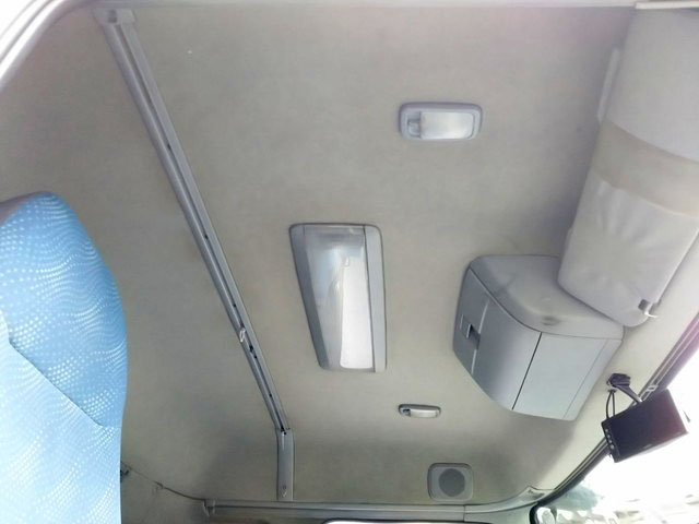 UDトラックスクオンアルミウイング大型（10t）[写真35]