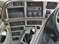 UDトラックスクオンアルミウイング大型（10t）[写真37]