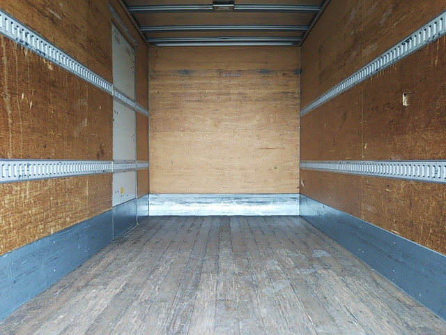 三菱ふそうキャンターアルミバン小型（2t・3t）[写真12]