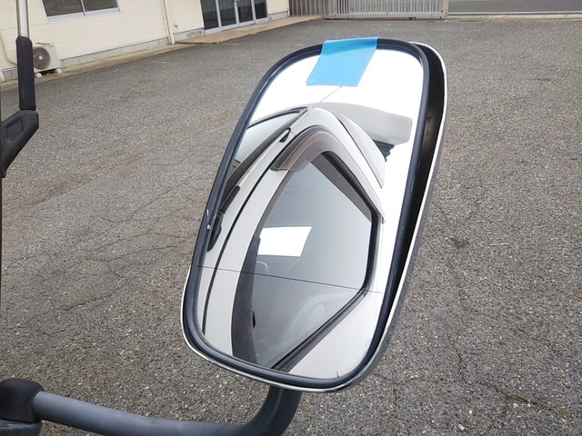 三菱ふそうキャンターアルミバン小型（2t・3t）[写真16]