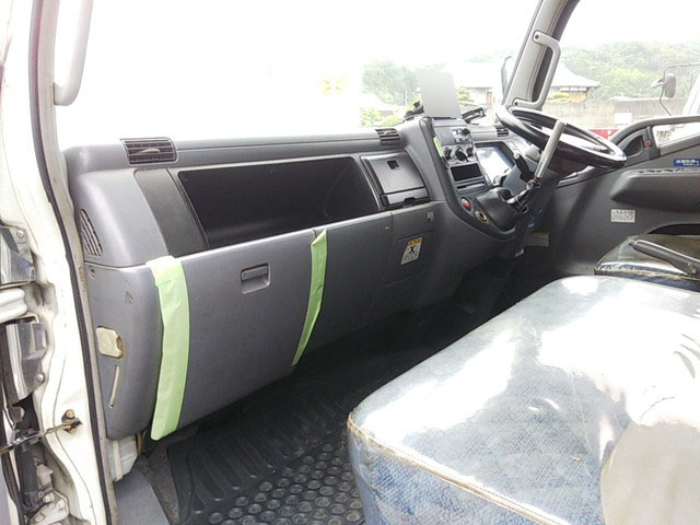 三菱ふそうキャンターアルミバン小型（2t・3t）[写真30]