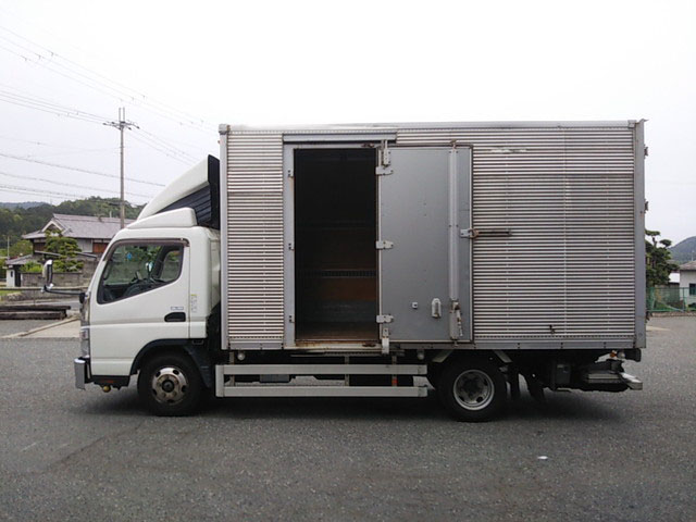 三菱ふそうキャンターアルミバン小型（2t・3t）[写真06]