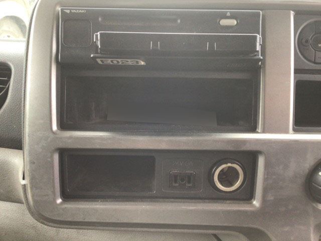 UDトラックスコンドルアルミブロック中型（4t）[写真30]