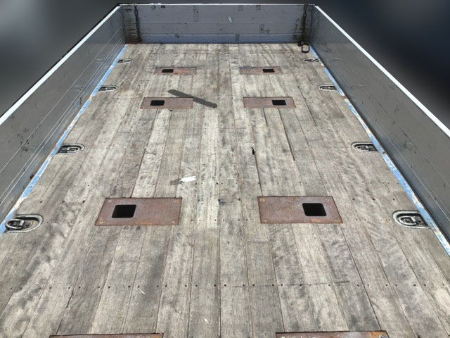 UDトラックスコンドルアルミブロック中型（4t）[写真08]