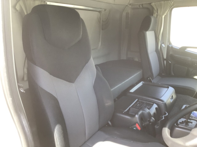 日野プロフィアアルミウイング大型（10t）[写真23]