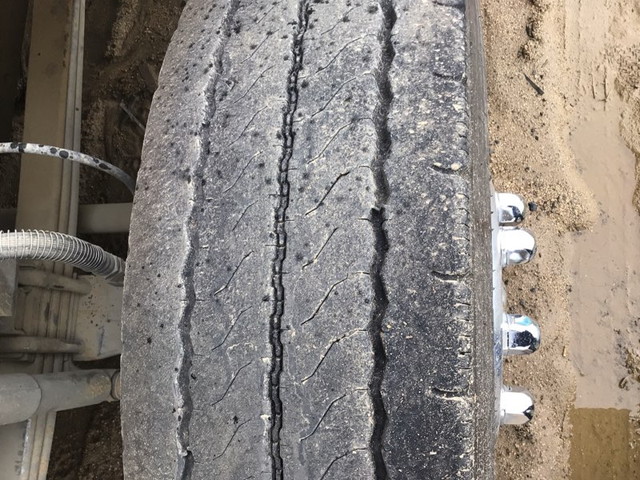 いすゞギガダンプ大型（10t）[写真10]