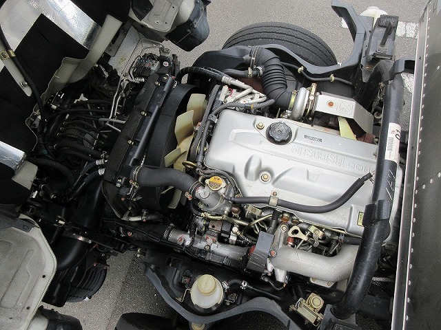 三菱ふそうキャンターアルミバン小型（2t・3t）[写真13]