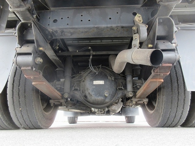 三菱ふそうキャンターアルミバン小型（2t・3t）[写真20]