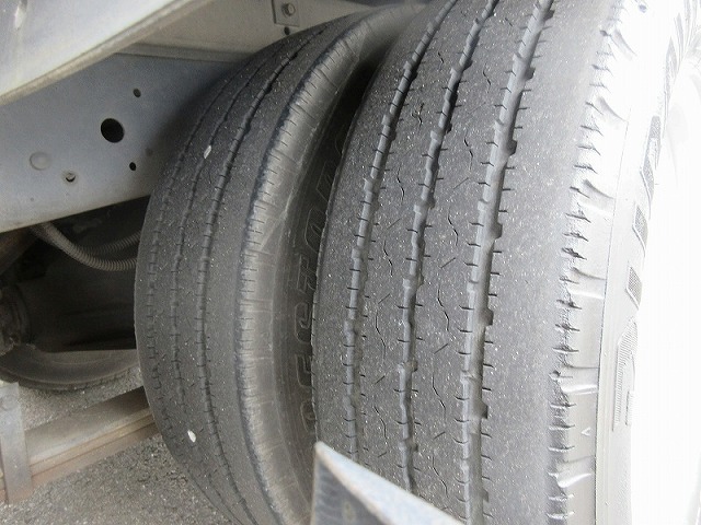 三菱ふそうキャンターアルミバン小型（2t・3t）[写真22]