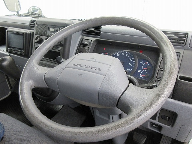 三菱ふそうキャンターアルミバン小型（2t・3t）[写真25]