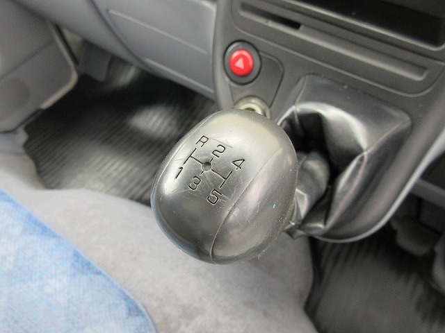 三菱ふそうキャンターアルミバン小型（2t・3t）[写真28]