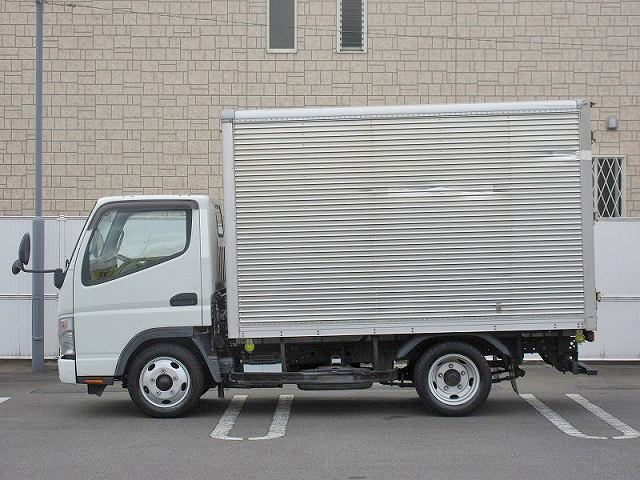 三菱ふそうキャンターアルミバン小型（2t・3t）[写真03]