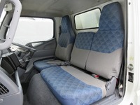 三菱ふそうキャンターアルミバン小型（2t・3t）[写真30]