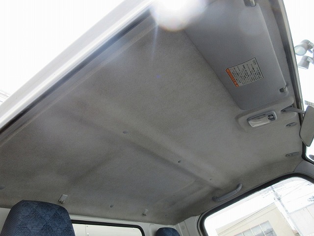 三菱ふそうキャンターアルミバン小型（2t・3t）[写真31]