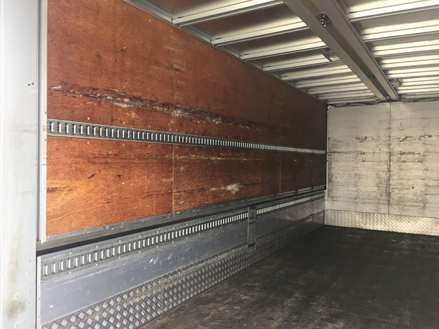 いすゞフォワードアルミウイング増トン（6t・8t）[写真12]