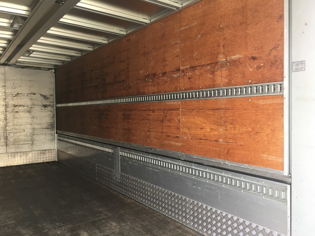 いすゞフォワードアルミウイング増トン（6t・8t）[写真13]