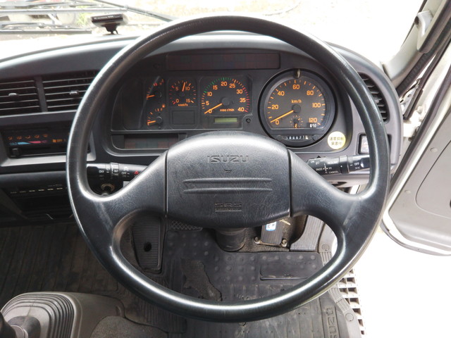 いすゞフォワードアルミウイング増トン（6t・8t）[写真34]