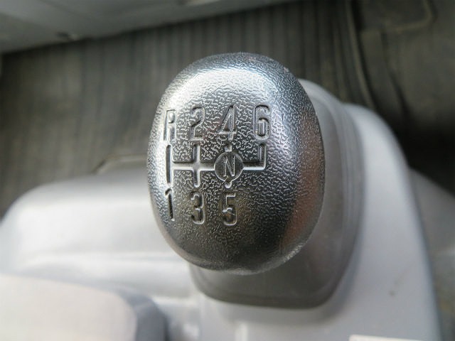 いすゞエルフパネルバン小型（2t・3t）[写真13]