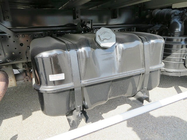 いすゞエルフパネルバン小型（2t・3t）[写真38]