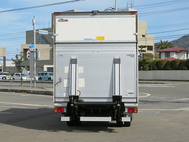 いすゞエルフパネルバン小型（2t・3t）[写真07]